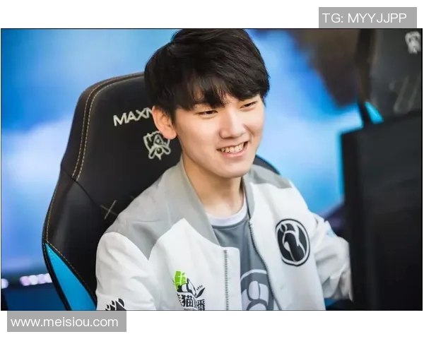 深度对话：从青涩少女到电竞女王赵娜的英雄联盟成长之路