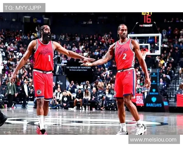 快船与爵士季后赛第五场激战回顾与精彩瞬间分析