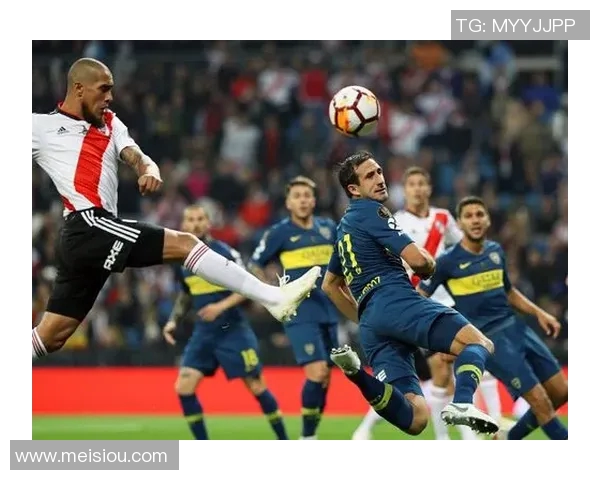 河床与两国竞技的较量:足球激情与文化碰撞的完美交融 河床与两国竞技的较量:足球激情与文化碰撞的完美交融