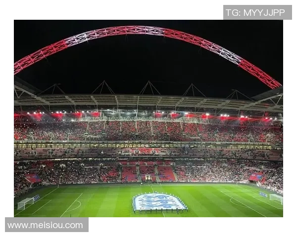 欧冠决赛温布利草坪质量问题引发球员们的集体不满与吐槽