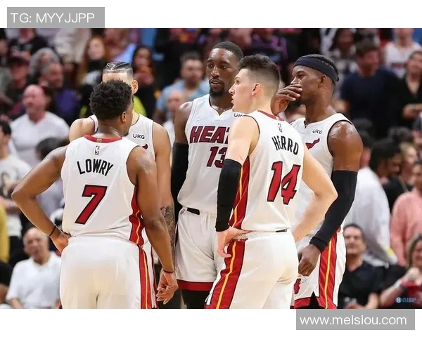 湖人对决热火精彩回顾球星表现与战术分析全解读 湖人对决热火精彩回顾球星表现与战术分析全解读