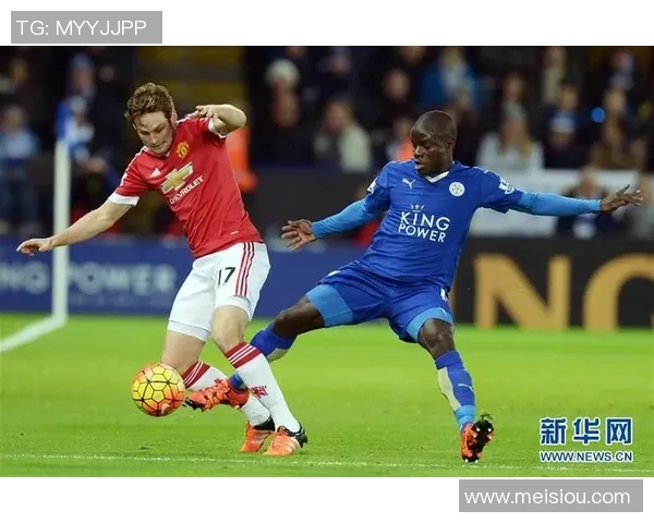 重庆足球队的耐力之路:从拼搏到荣耀的坚韧历程探讨 重庆足球队的耐力之路:从拼搏到荣耀的坚韧历程探讨