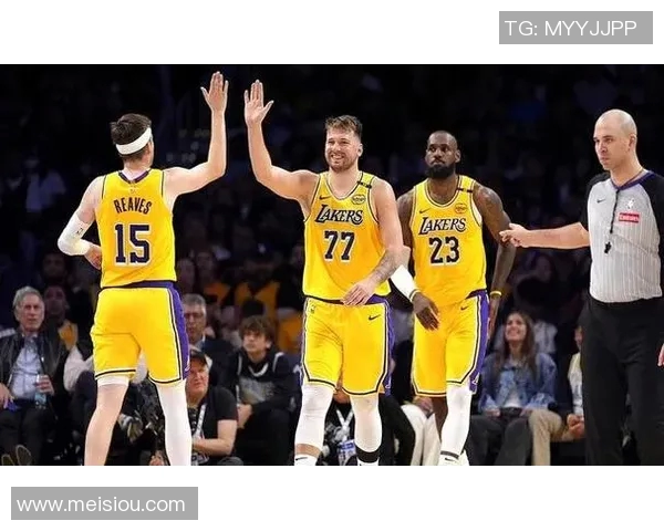 2017年鹈鹕与湖人激战回顾:精彩瞬间与球员表现分析 2017年鹈鹕与湖人激战回顾:精彩瞬间与球员表现分析