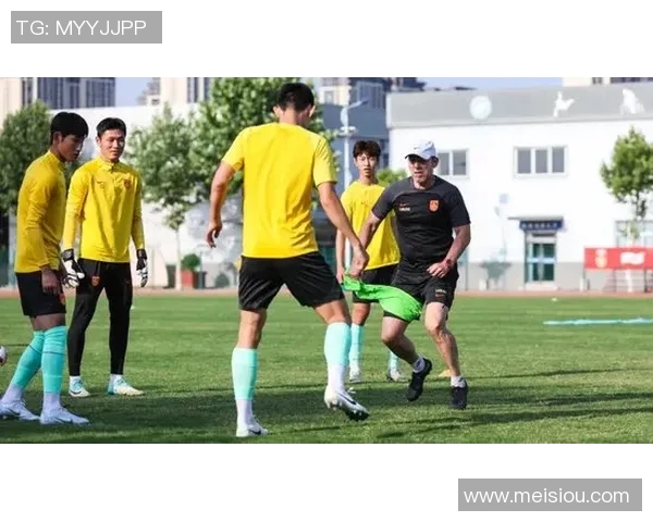 依普斯挑战诺维奇激战在即球迷期待精彩对决与精彩进球